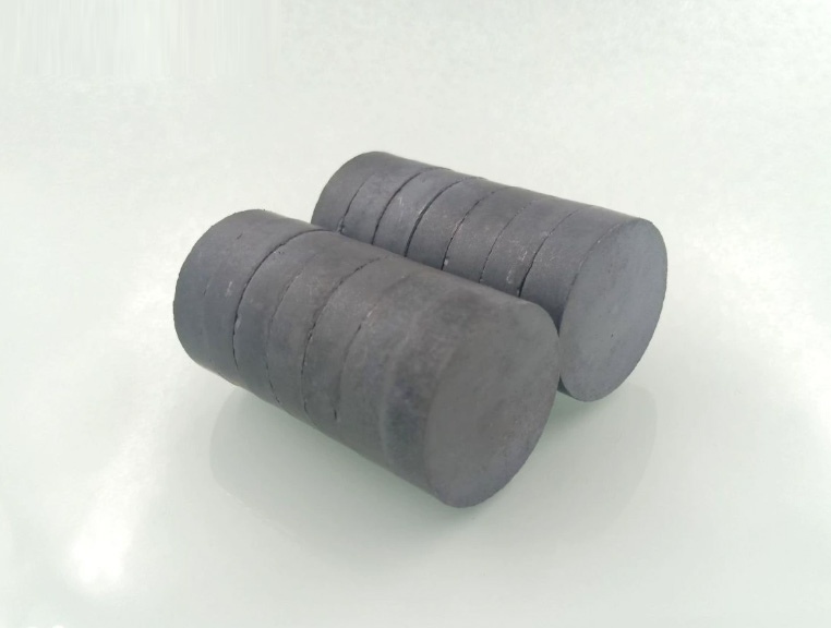 哪里有圆形铁氧体磁铁现货供应？